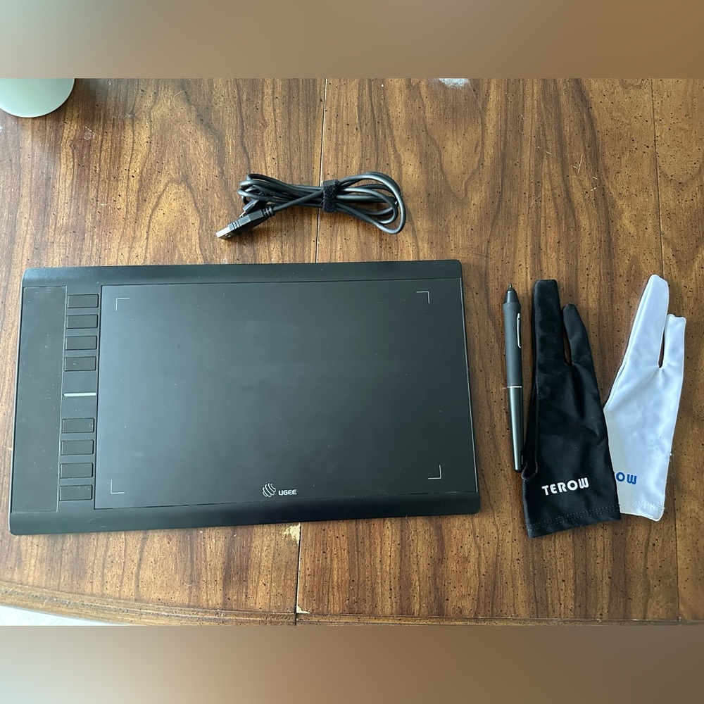 Ugee m708 drawing tablet, 10x6 inch, battery free stylus and 8 hot keys